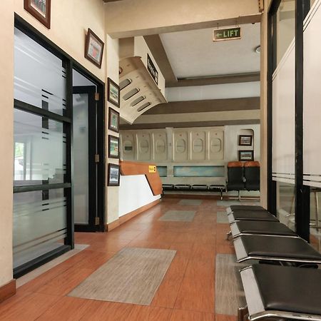 Reddoorz Near Mandaya Royal Hospital Puri Hotel Tangerang Eksteriør billede