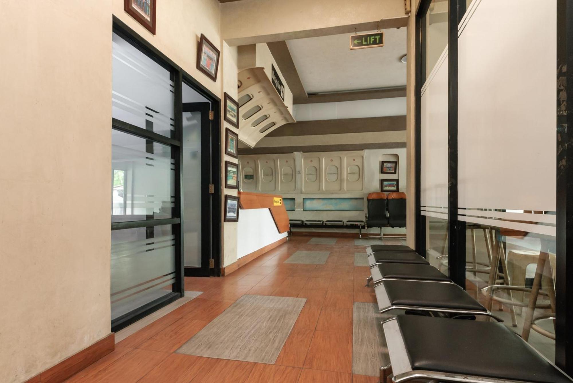 Reddoorz Near Mandaya Royal Hospital Puri Hotel Tangerang Eksteriør billede