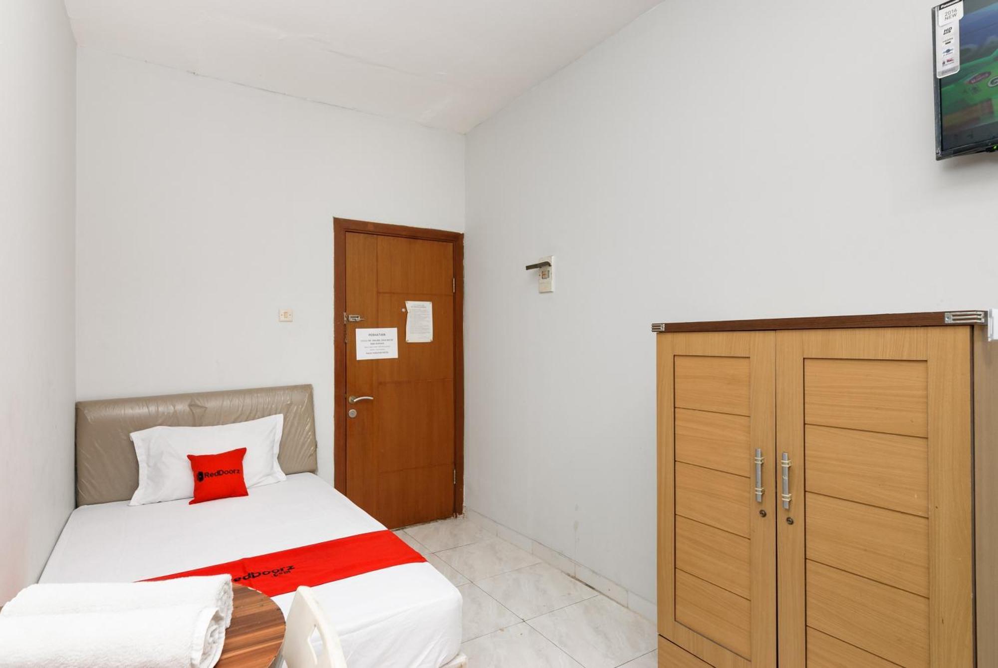 Reddoorz Near Mandaya Royal Hospital Puri Hotel Tangerang Eksteriør billede