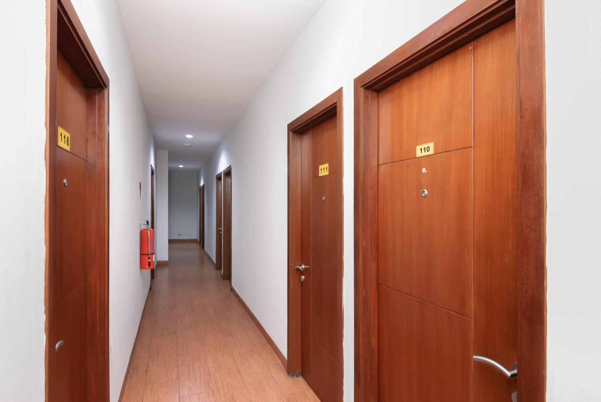 Reddoorz Near Mandaya Royal Hospital Puri Hotel Tangerang Eksteriør billede