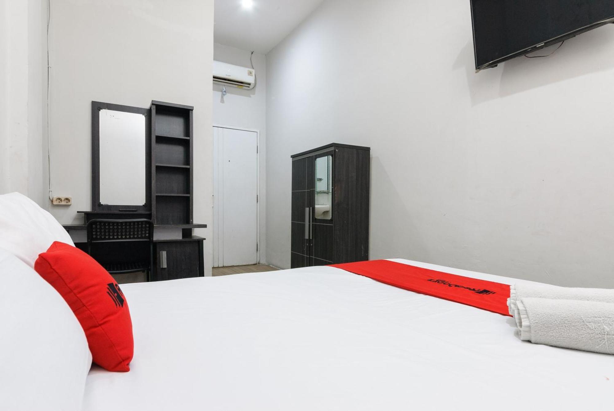 Reddoorz Near Mandaya Royal Hospital Puri Hotel Tangerang Eksteriør billede