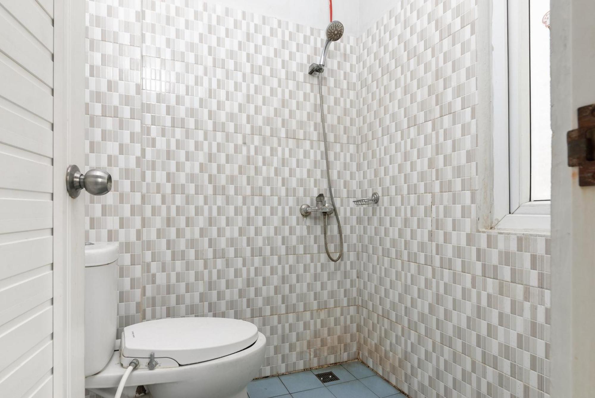 Reddoorz Near Mandaya Royal Hospital Puri Hotel Tangerang Eksteriør billede
