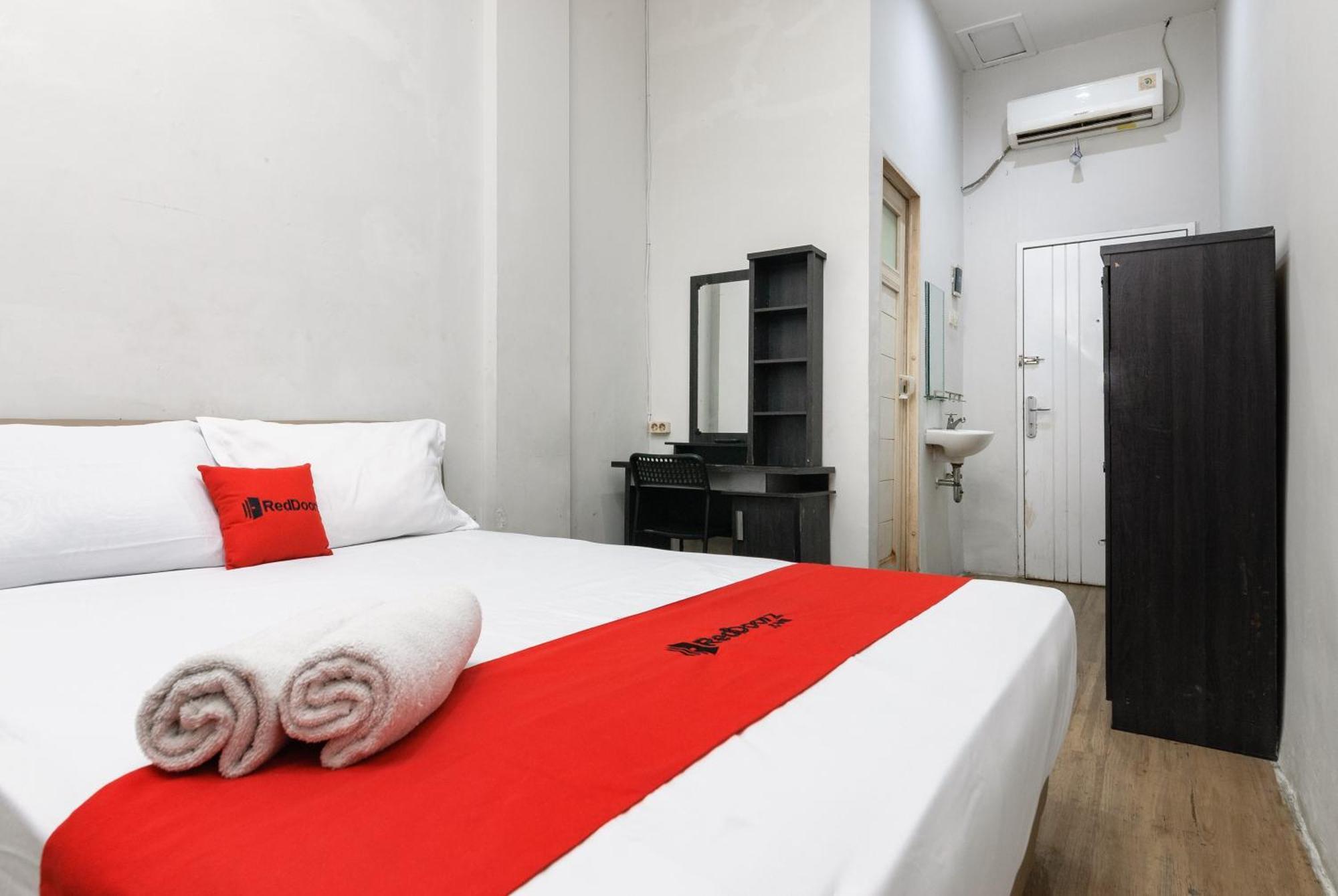 Reddoorz Near Mandaya Royal Hospital Puri Hotel Tangerang Eksteriør billede