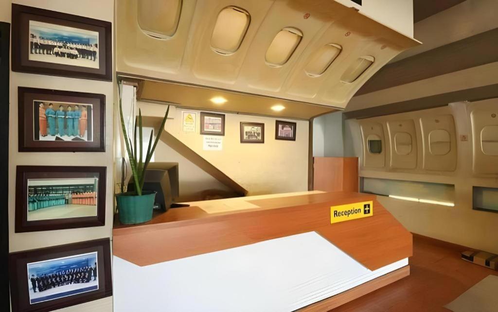 Reddoorz Near Mandaya Royal Hospital Puri Hotel Tangerang Eksteriør billede